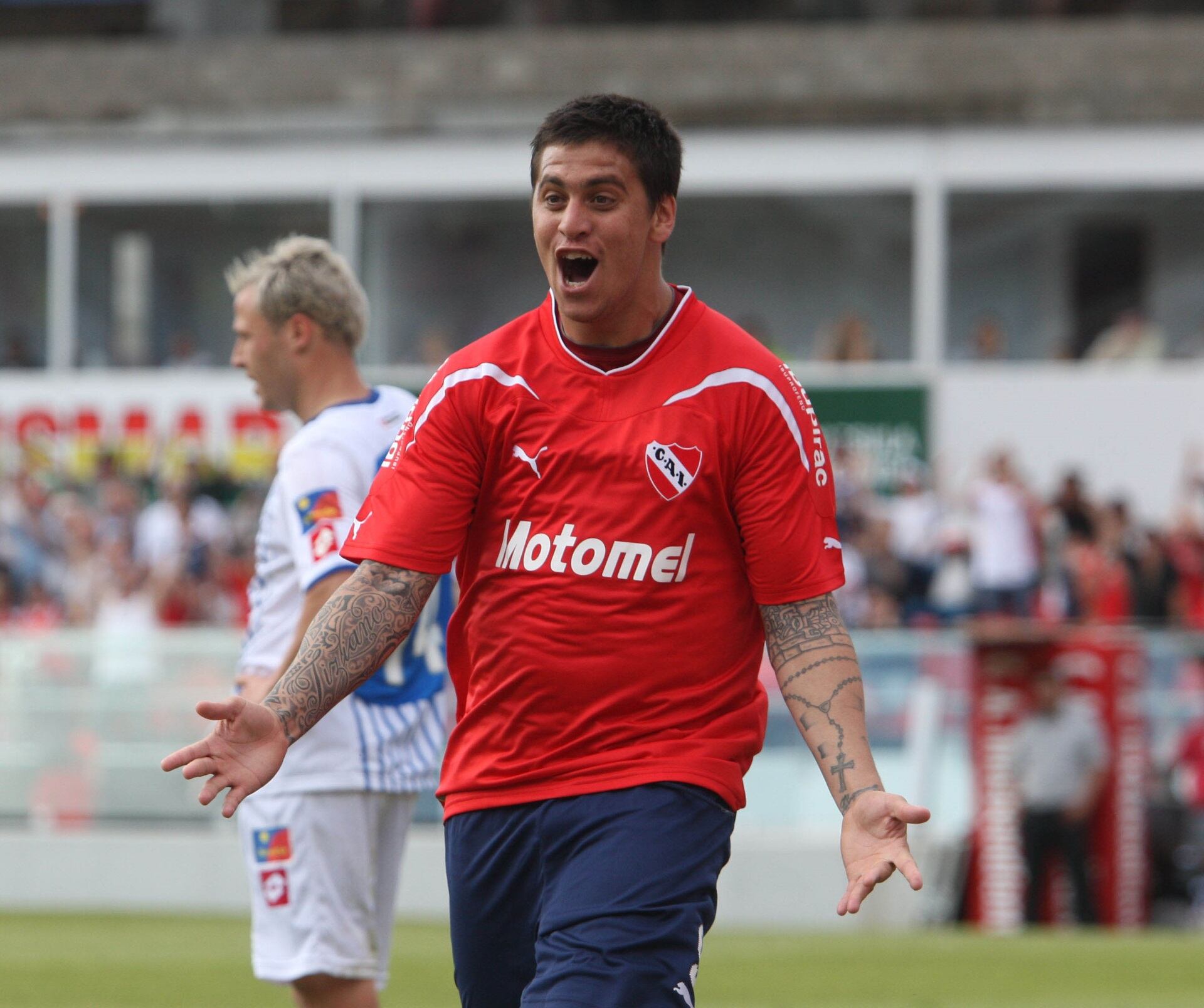 En Independiente jugó desde 2008 hasta 2012 con un paso a préstamo por Bursaspor de Turquía en medio