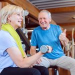 Fuerza vinculada a longevidad entre mujeres mayores