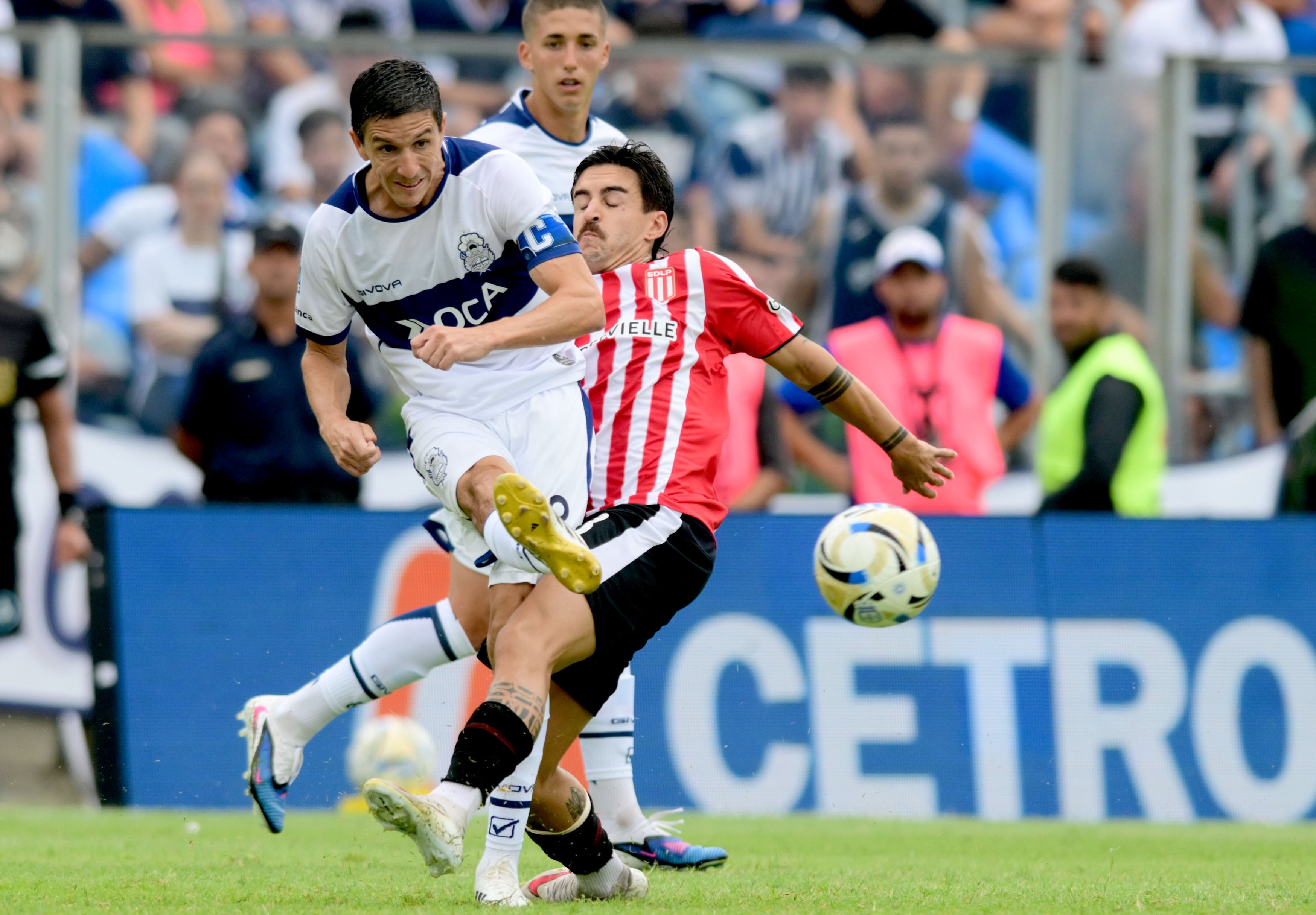 Gimnasia y Estudiantes empataron sin goles en el Bosque (Fotobaires)