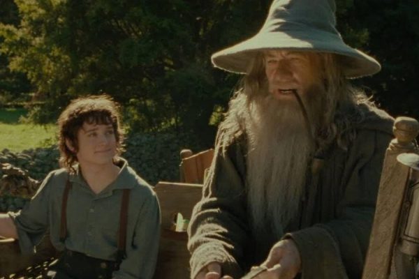 Ian McKellen reveló la verdad detrás de la icónica y emotiva despedida de Gandalf en El señor de los anillos