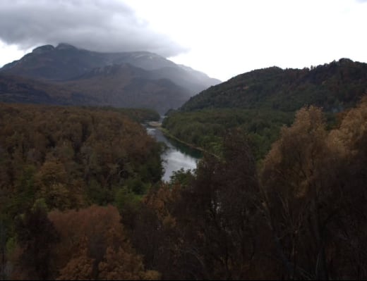 Incendios en Chubut: brigadistas festejaron que llovió y nevó en cotas altas pero los focos siguen activos