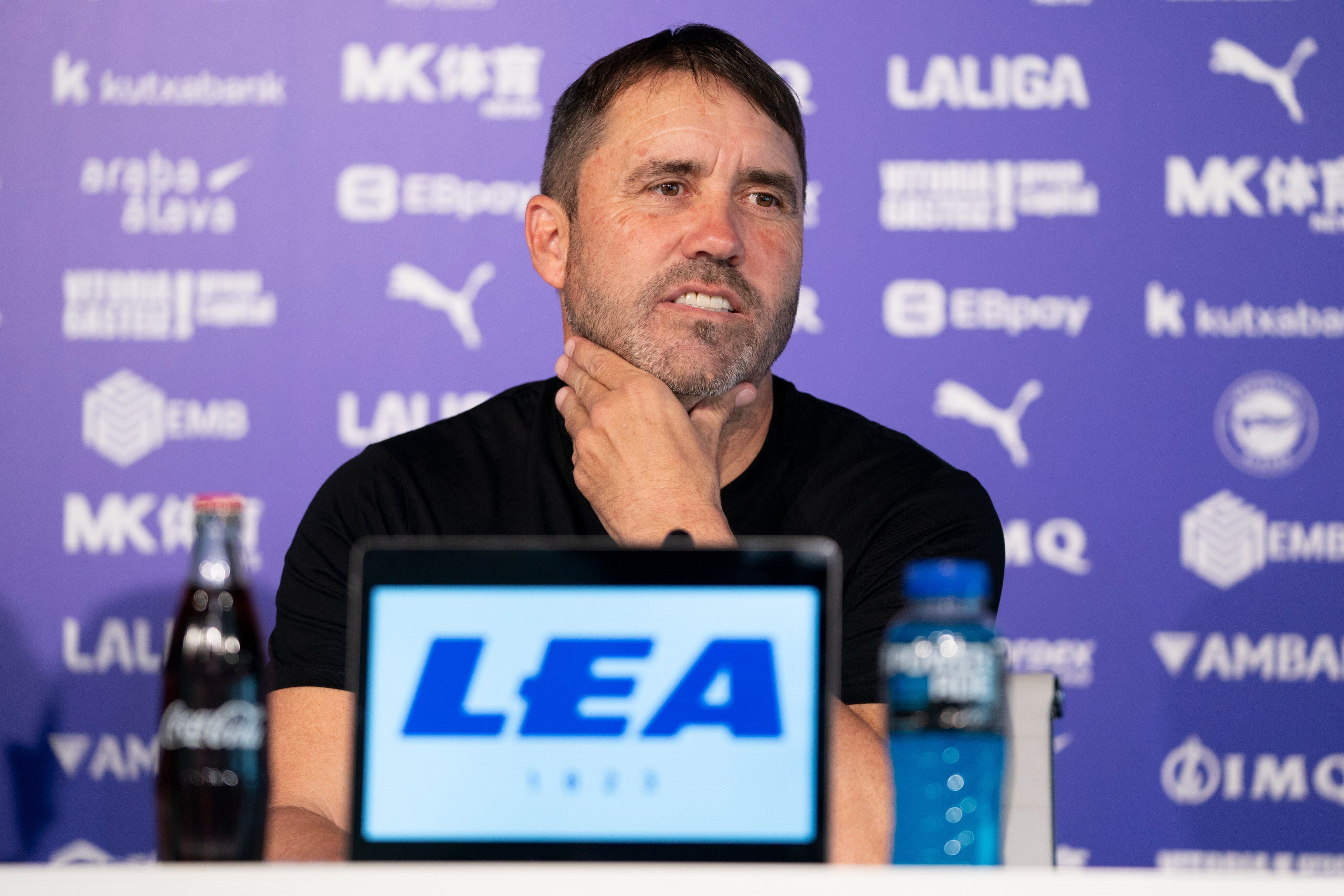 Alavés tiene planificado que el Chacho Coudet brinde una rueda de prensa mañana previo al duelo contra Levante