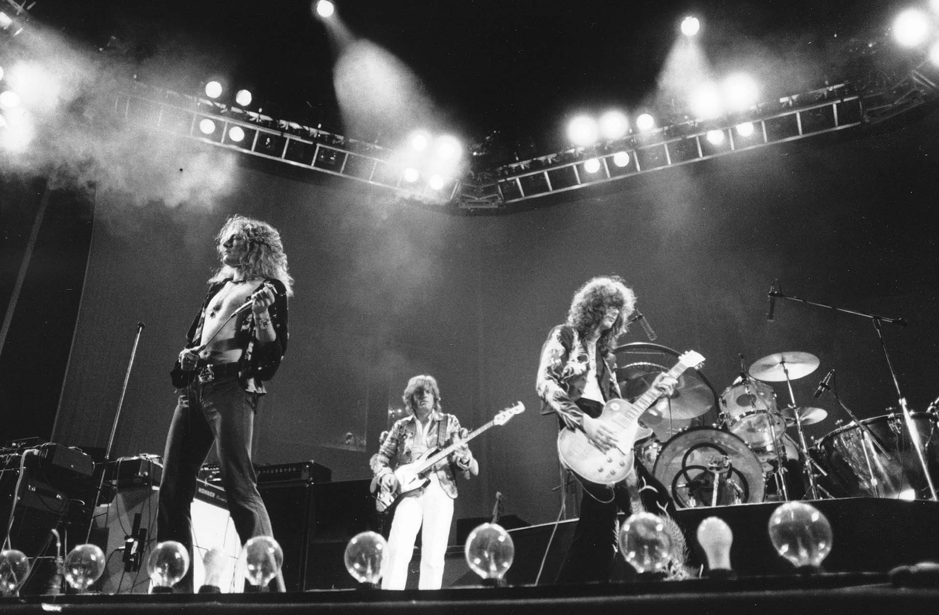 El guitarrista de Led Zeppelin relató cómo un show caótico en Filadelfia lo marcó para siempre con sentimientos de miedo e impotencia (Photo by Chris Walter/WireImage)