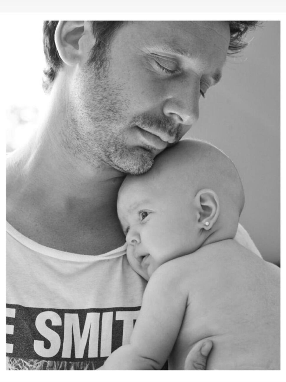 Una de las fotografías que publicó Benjamín Vicuña fue con Magnolia cuando era bebé