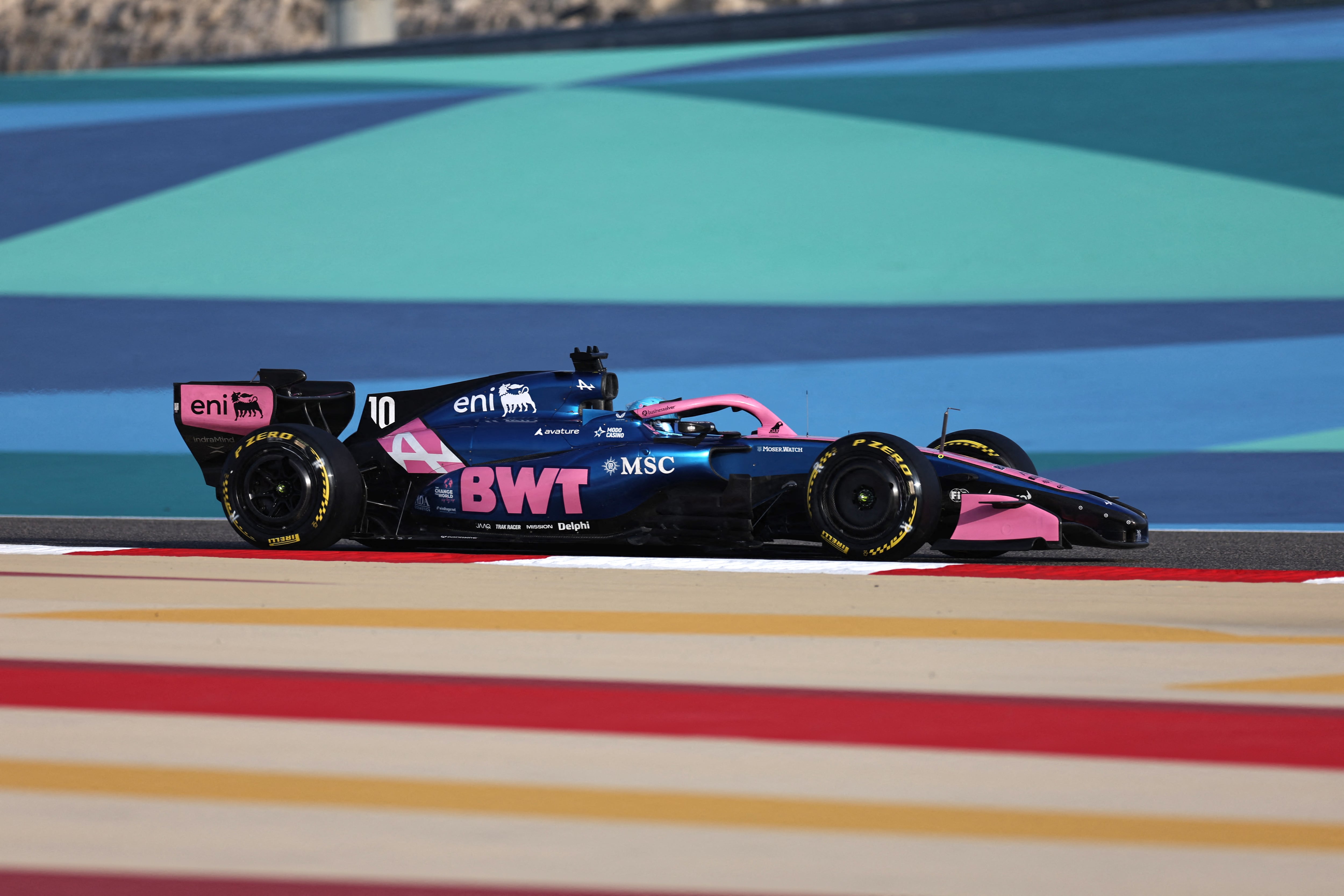 Alpine abandonó su propio desarrollo de motores y desde 2026 portará las unidades de potencia de Mercedes (Foto: Reuters/Hamad I Mohammed)