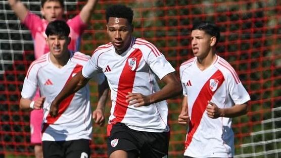 Jonathan Spiff venía de tener su debut en la Reserva de River Plate en la fecha pasada ante Barracas Central