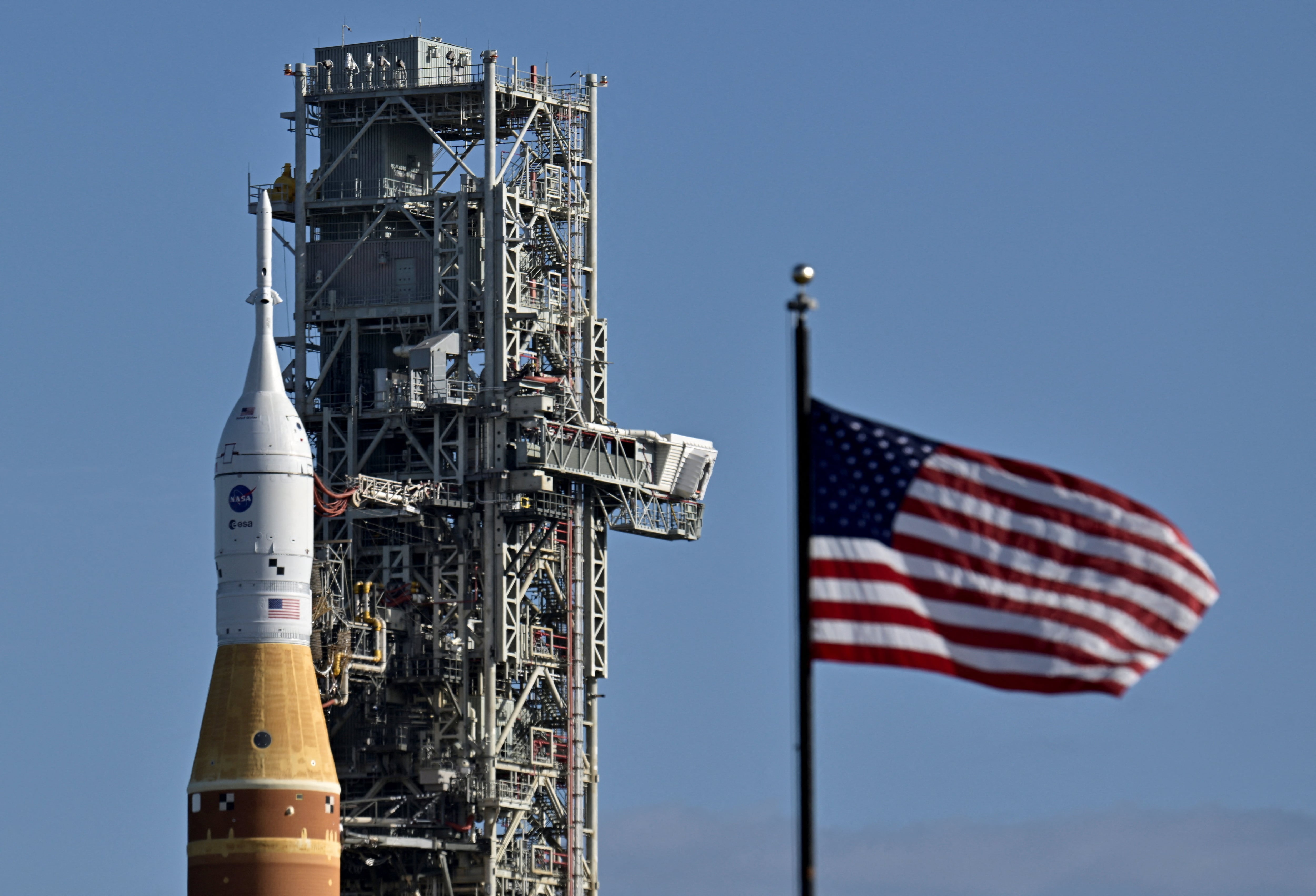 Artemis II será la primera misión tripulada más allá de la órbita baja terrestre desde hace más de cincuenta años, con tecnología de última generación ( REUTERS/Steve Nesius)