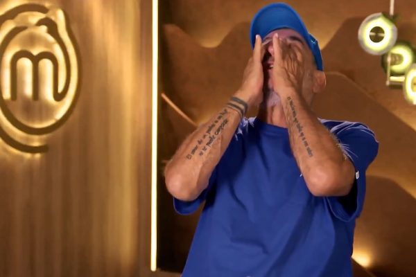 La noche de terror de Miguel Ángel Rodríguez en MasterChef: su torta se desmoronó por completo y sufrió un robo
