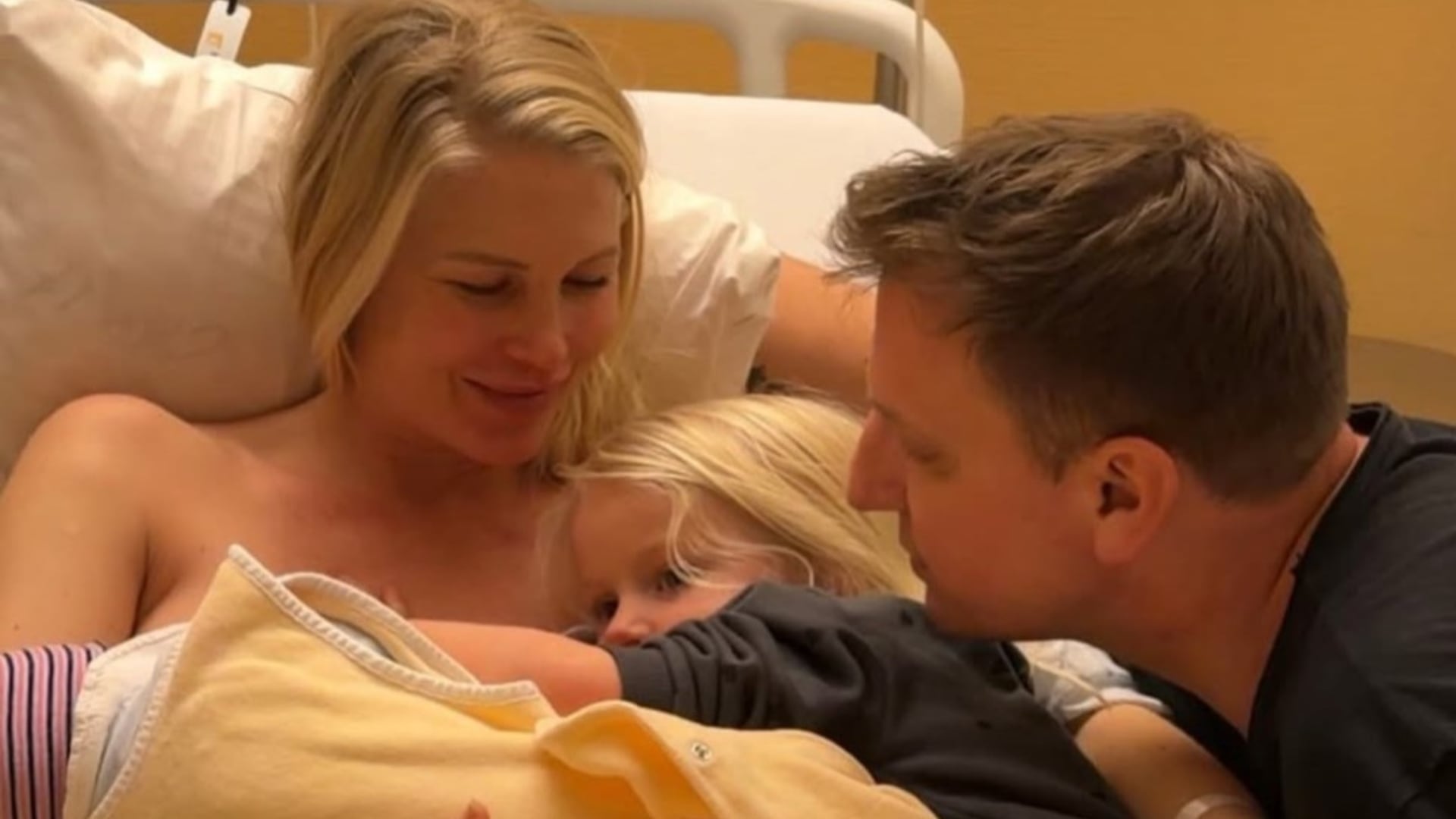 La esposa de Maxi López celebró el primer mes de vida de Lando