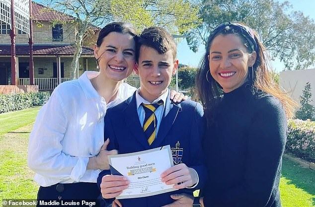 La mentora del autismo Maddie Page (izquierda) compartió un emotivo homenaje en redes sociales sobre Leon y Otis Clune (en la foto). (Daily Mail)
