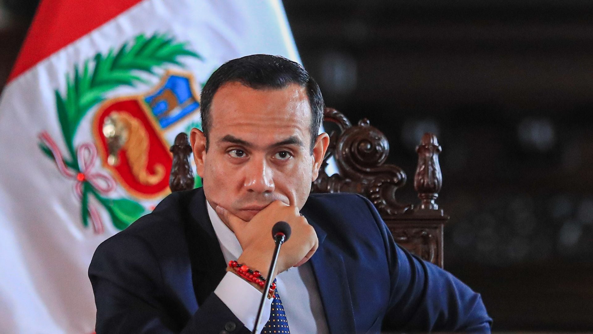 El Congreso de Perú destituyó al presidente José Jerí por haber tenido reuniones secretas con empresarios chinos