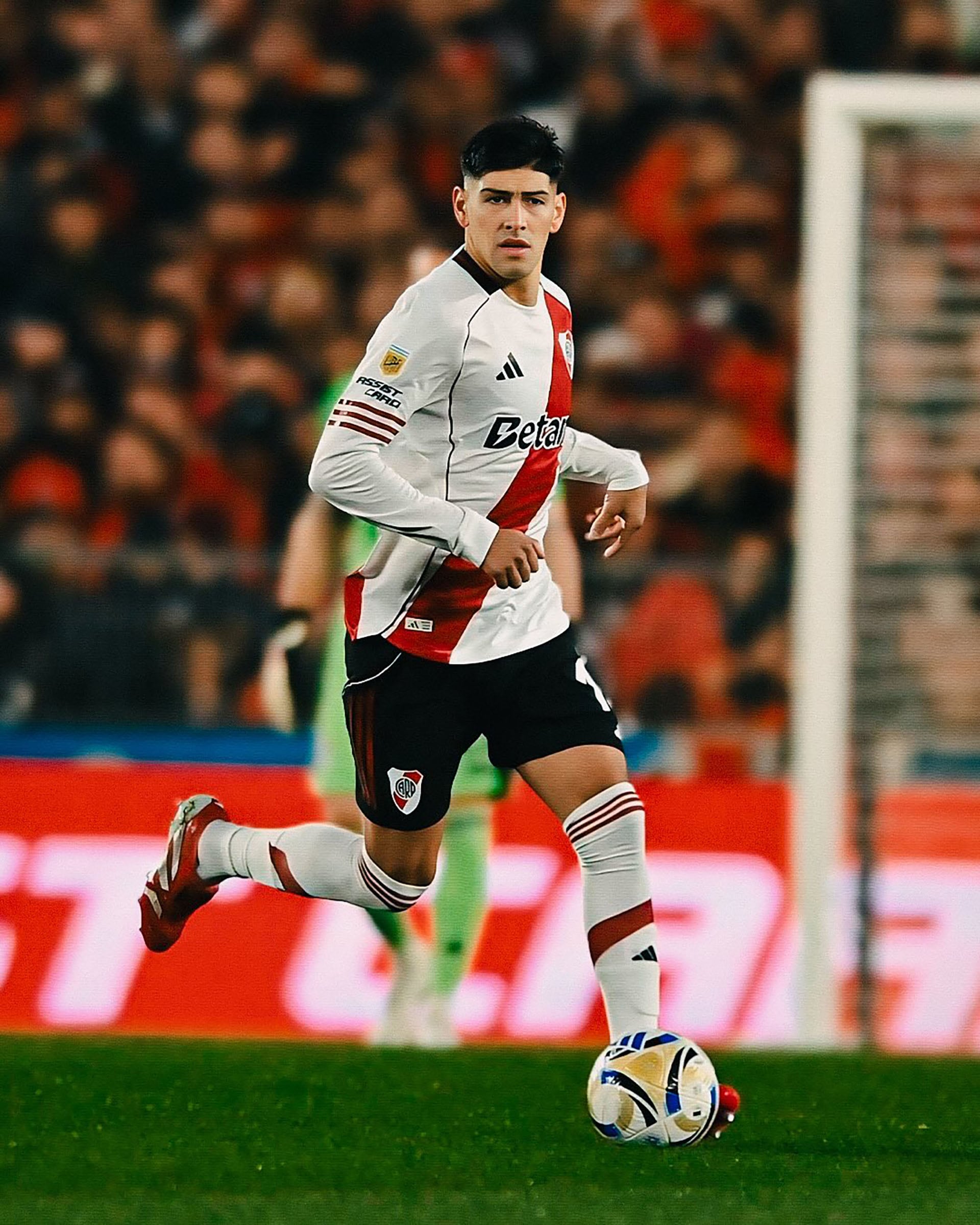 Armó una buena dupla en la defensa junto a Lucas Martínez Quarta (Crédito: @lautarorivero_03)