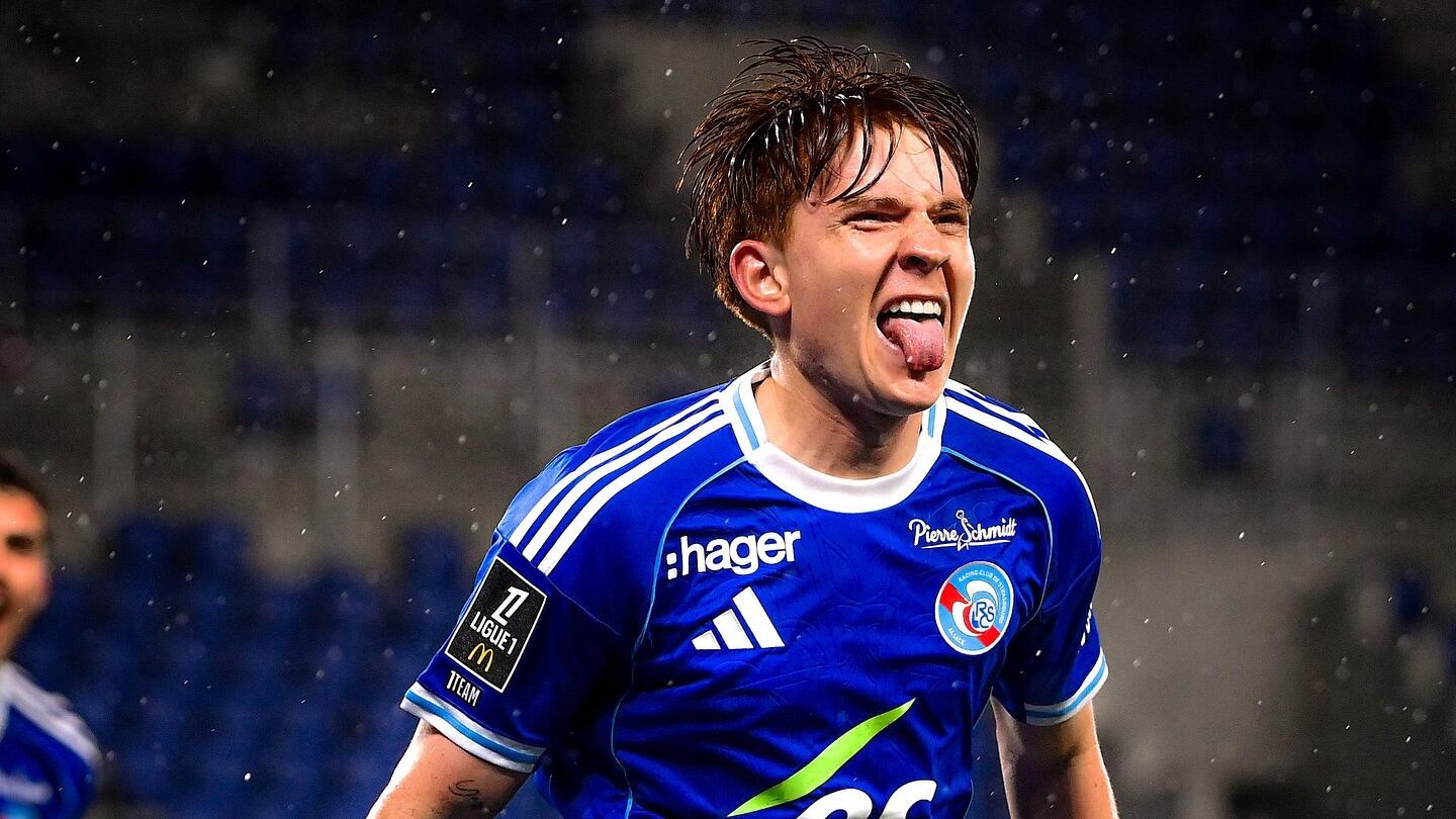 Pasó de ser lateral izquierdo a volante central en el Racing de Estrasburgo en Francia