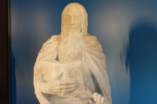 Las antiguas estatuas del Duomo de Milán siguen brillando gracias a un programa de micromecenazgo