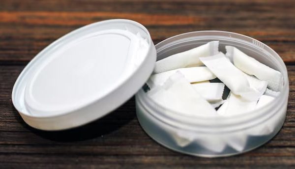 Las bolsas de nicotina que se venden en los kioscos no ayudan a dejar de fumar y generan adicción, advierte un experto