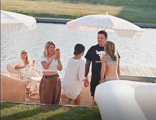 Martín Migueles participó del festejo. Al fondo, Nora Colosimo, abuela de las niñas