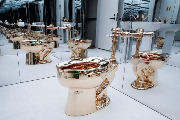 Las subastas de arte más caras de 2025: del Klimt de 203 millones de euros a un retrete de oro macizo