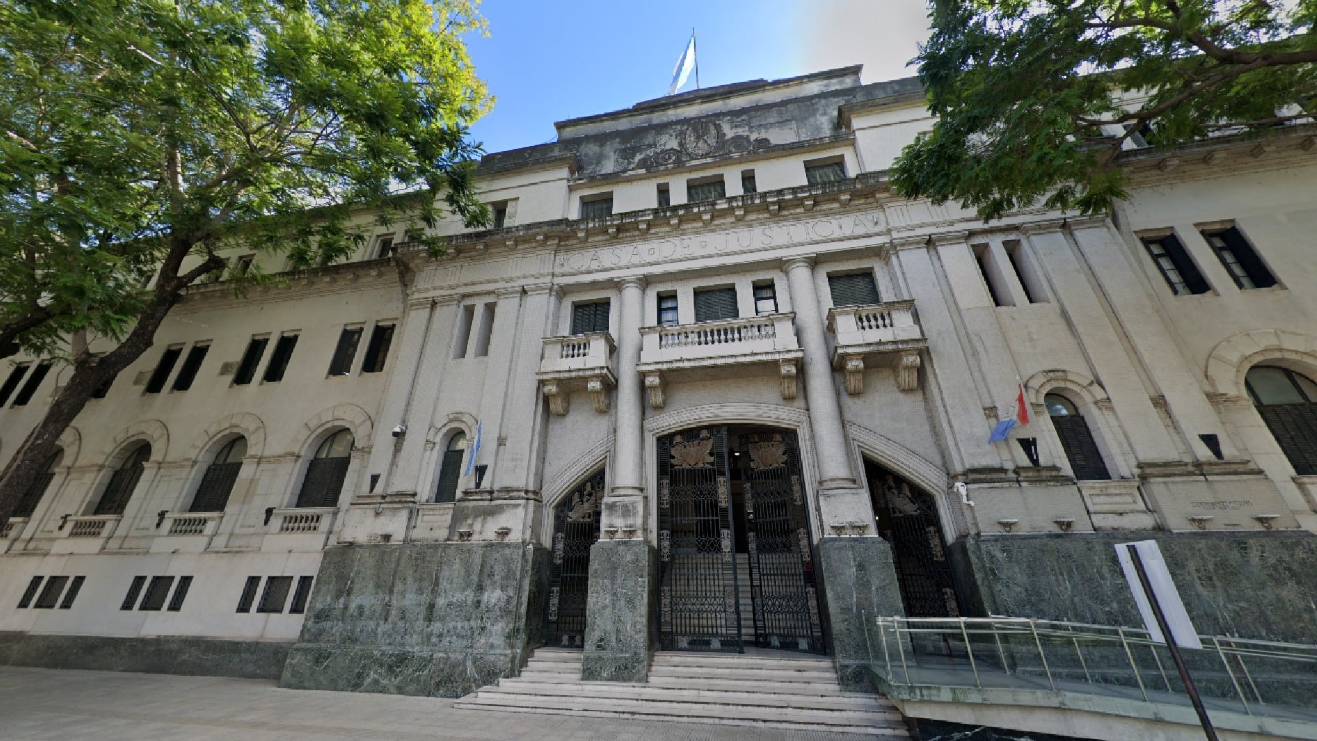 El acusado permanecerá detenido por representar un peligro para la víctima y sus allegados