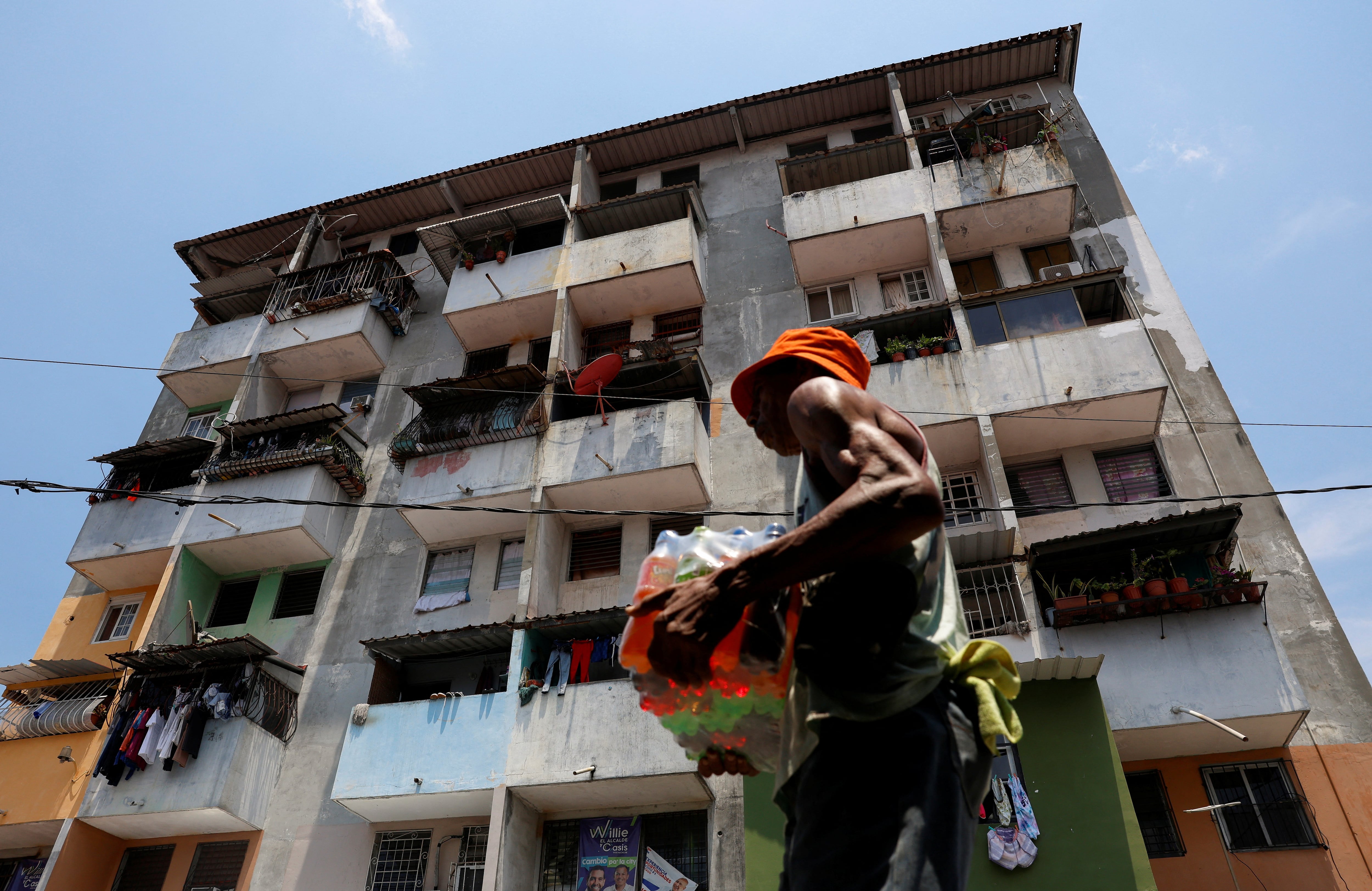 La pandilla Bagdad, vinculada a narcotráfico, homicidios y otras actividades criminales, surgió en El Chorrillo, en la ciudad de Panamá, y con el tiempo extendió su red a otras zonas del país y la región. REUTERS/Daniel Becerril