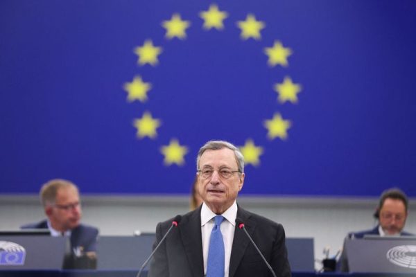 Líderes de la Unión Europea se reúnen en Bélgica para debatir cómo reforzar su economía ante la presión de EEUU, Rusia y China