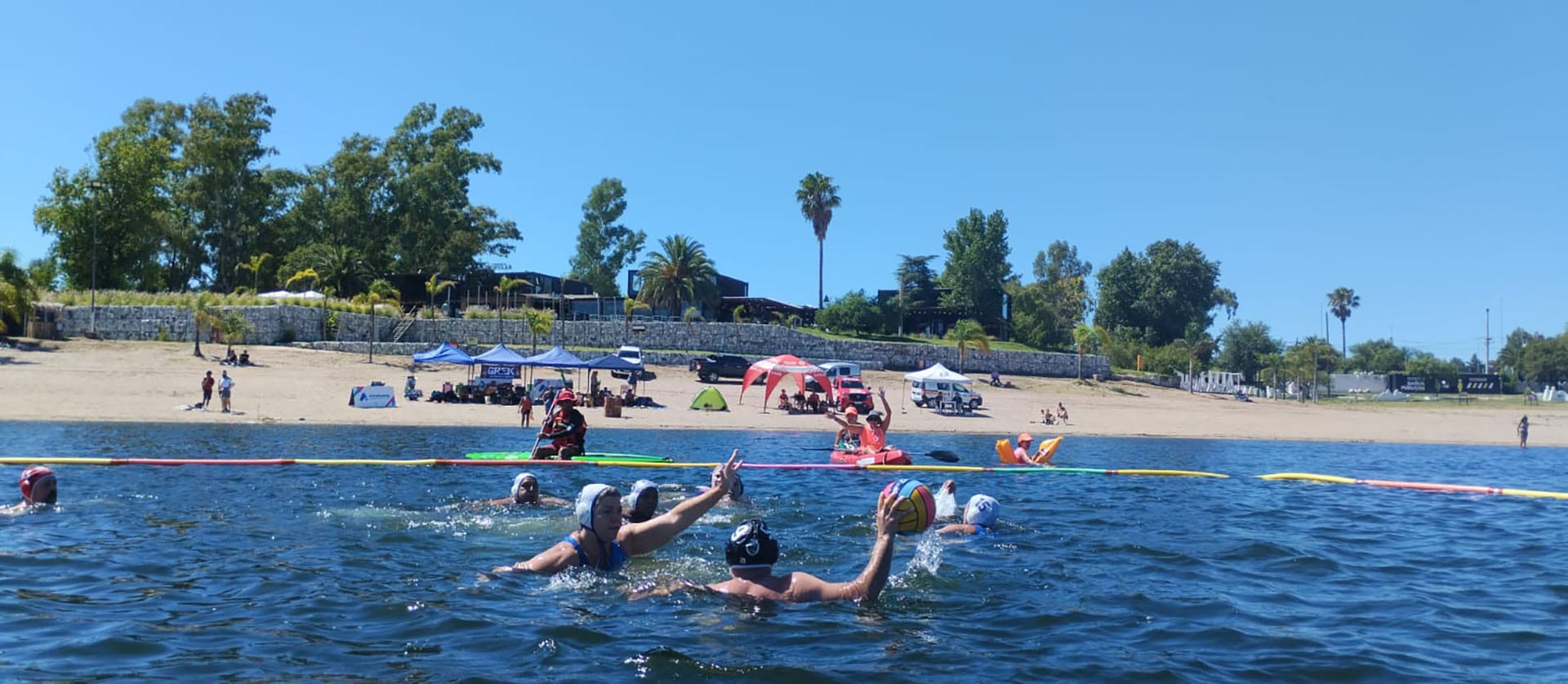 La generación silver aporta experiencia, constancia y lectura de juego en equipos mixtos, favoreciendo el cruce intergeneracional.