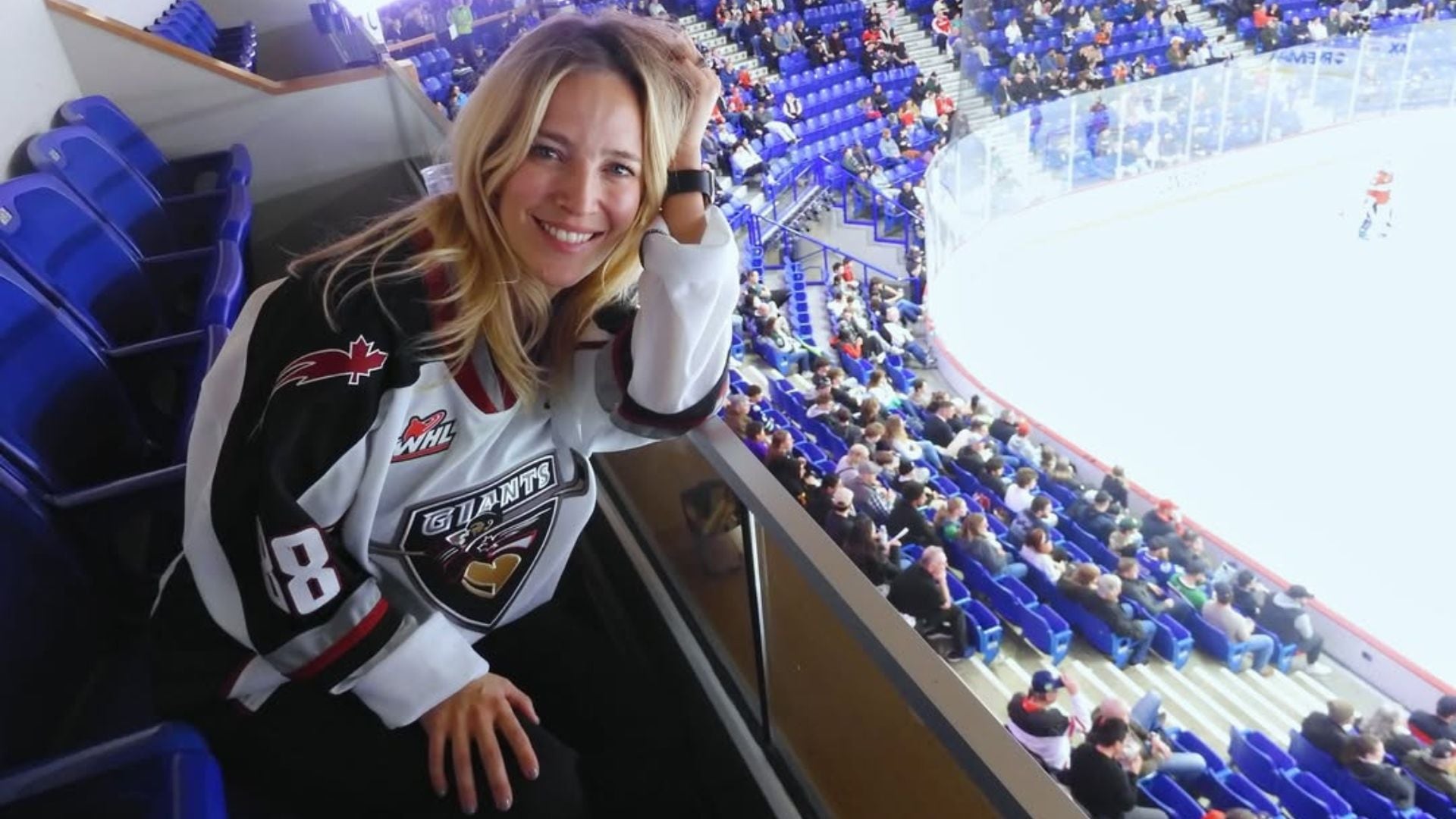 La ex Rebelde Way compartió selfies y momentos de pura alegría siguiendo a su equipo favorito en la WHL junto a su familia (Instagram)