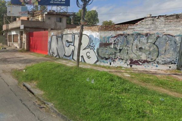 Mataron a golpes al sereno de un aserradero de Morón y el capataz del predio se entregó a las autoridades