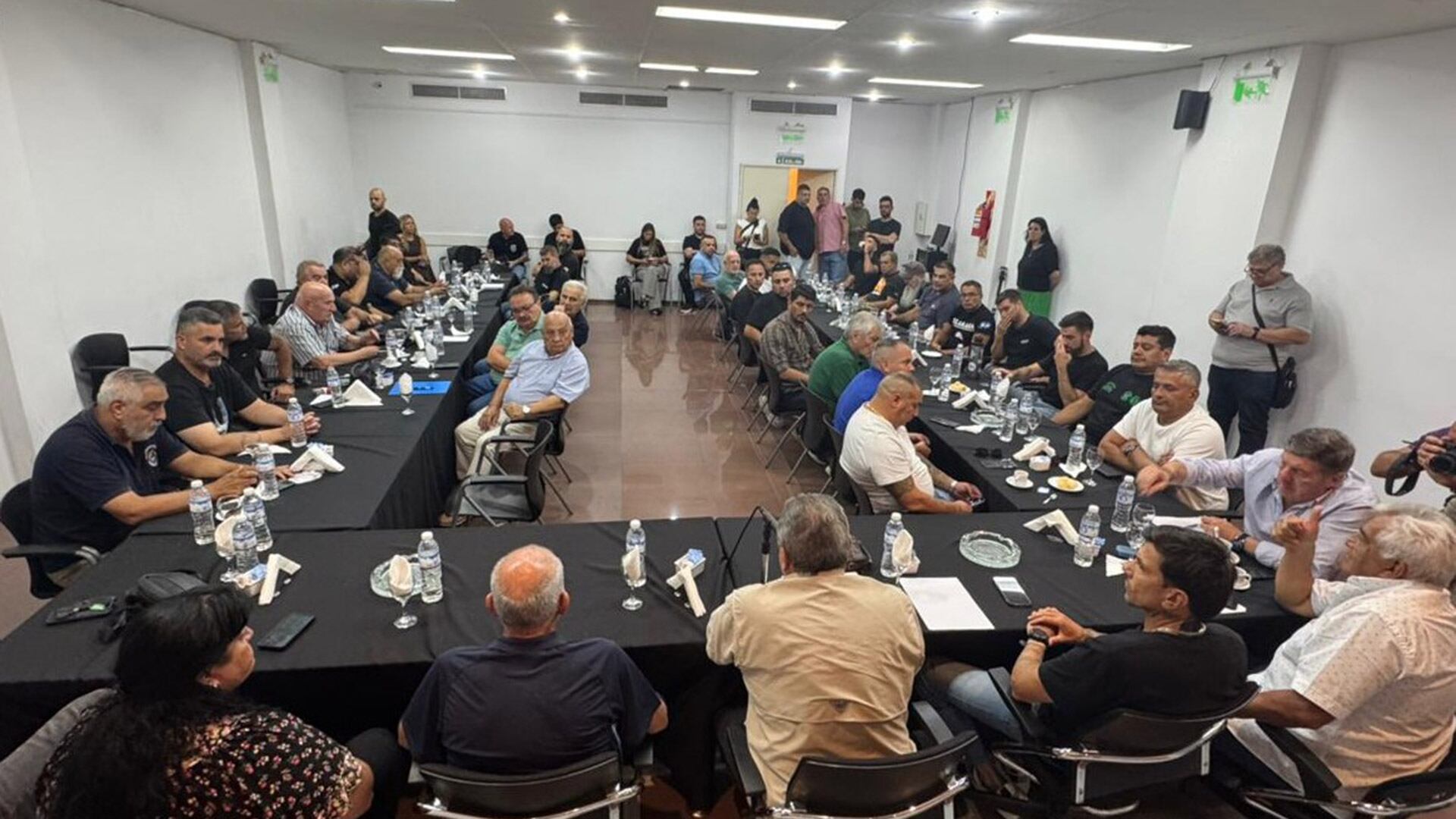 Los sindicatos del transporte de la CATT harán este miércoles paros parciales por sector, pero privilegiarán la movilización 