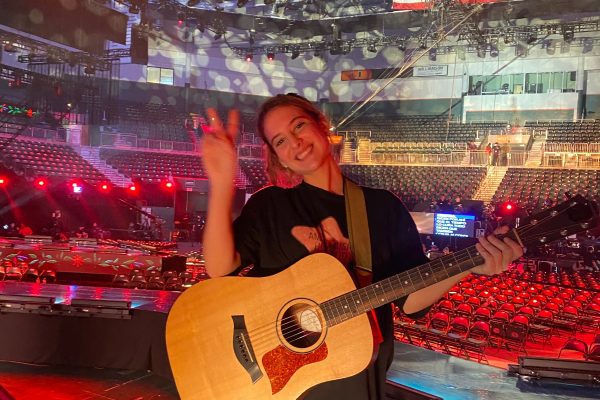 Mimi Leclercq, la argentina que cantó para Ginóbili, trabajó con Shakira y Christina Aguilera y quiere conquistar el mundo