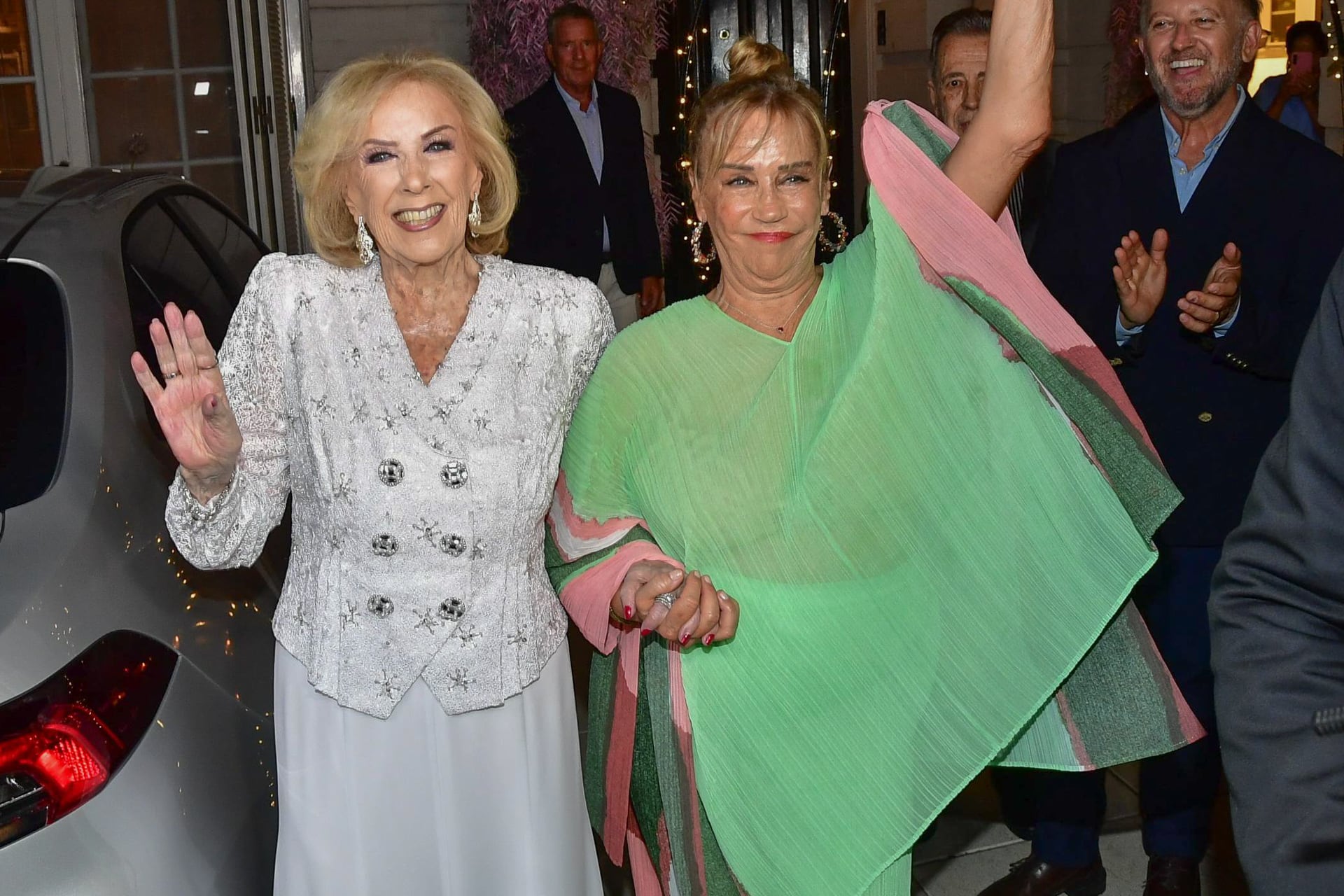Mirtha Legrand fue recibida por su hija Marcela Tinayre en su casa de Barrio Parque, donde se llevó a cabo la fiesta (RS Fotos)