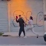 Nuevos videos del crimen de Batán: el intento de fuga del agresor en una moto, las burlas a la familia y su arresto