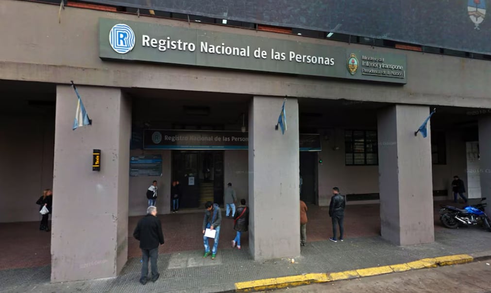 Pasaporte y DNI: quiénes tienen que actualizarlos en 2026 y cuánto sale el trámite