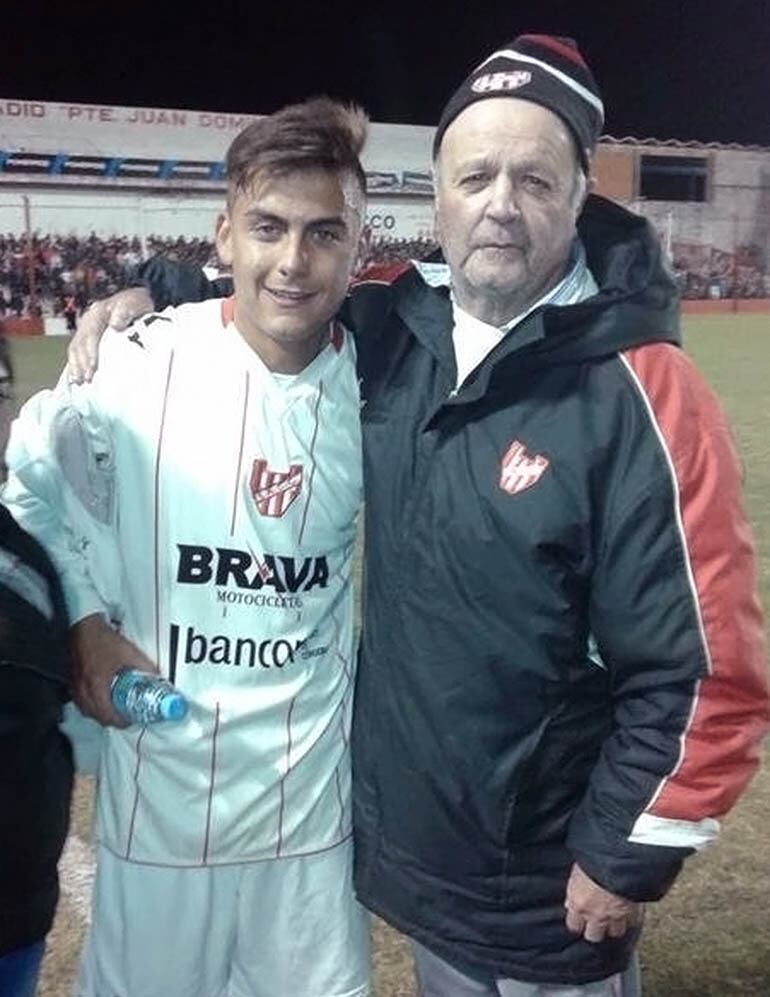 Dybala en sus inicios en Instituto