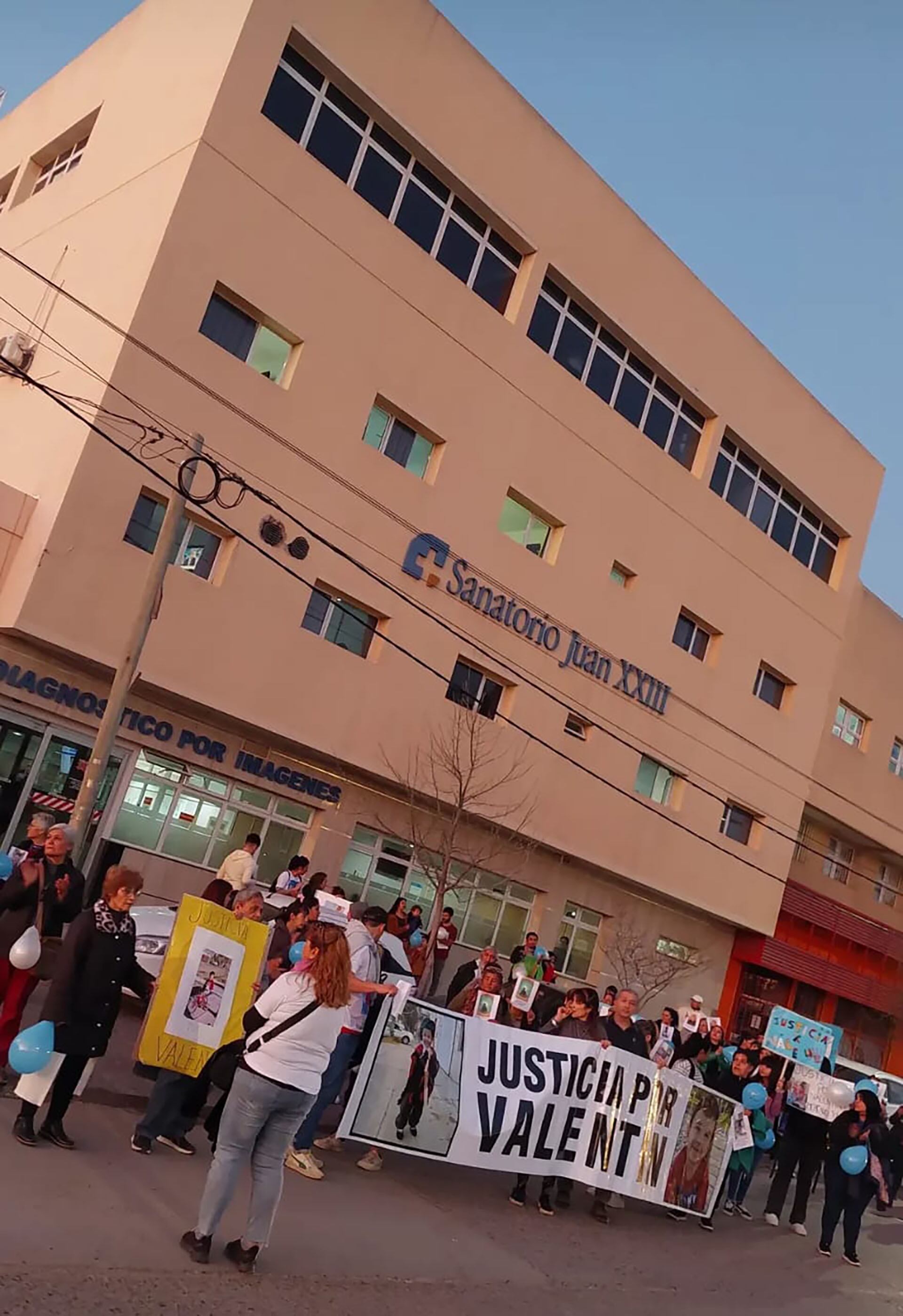 La operación de Valentín se realizó en el Sanatorio Juan XXIII de General Roca, Río Negro