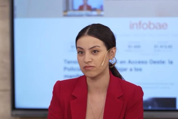 Pilar Urbina, campeona argentina de oratoria, busca apoyo para representar al país en la Liga Mundial en Antigua y Barbuda