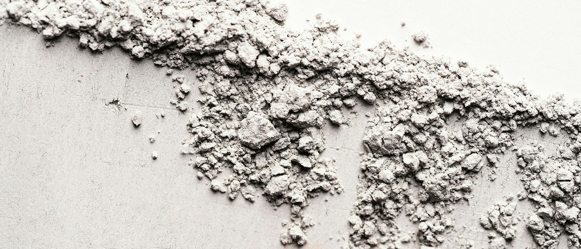 La presencia de plomo en alimentos y suplementos genera preocupación entre consumidores y autoridades sanitarias por sus riesgos para la salud (Freepik)