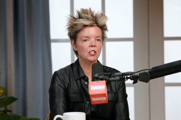 Por qué el deseo sexual disminuye en la menopausia y cómo recuperar el placer, según una uróloga