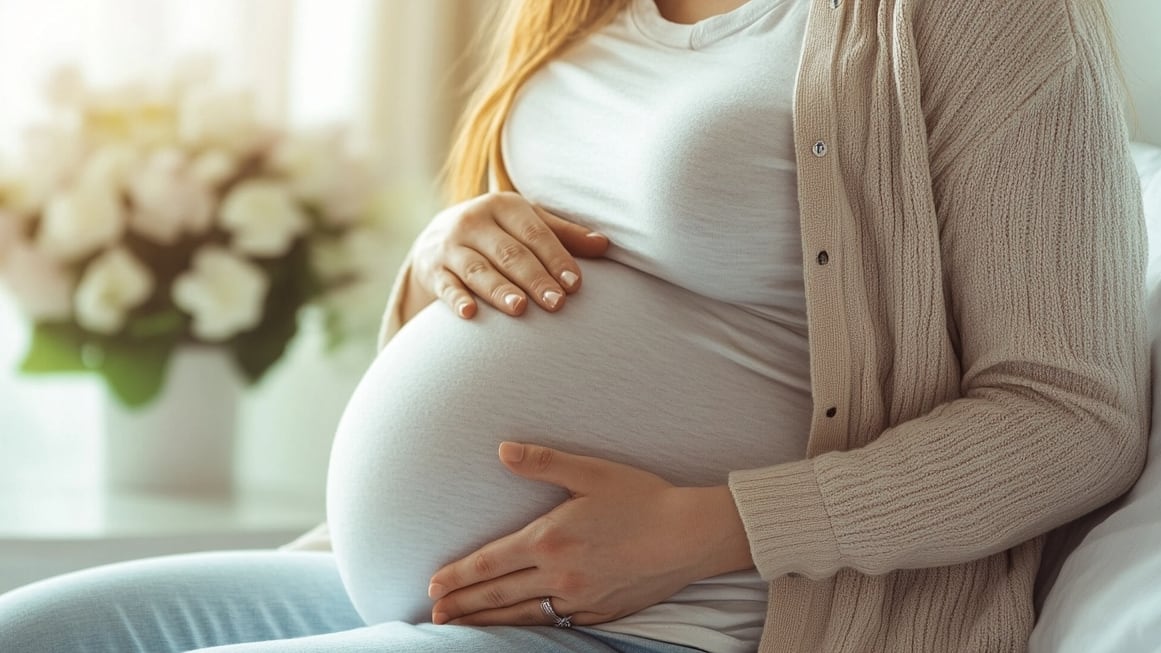 En mujeres gestantes, la insuficiencia de vitamina A puede causar anemia y aumentar las complicaciones graves durante el embarazo (Imagen Ilustrativa Infobae)