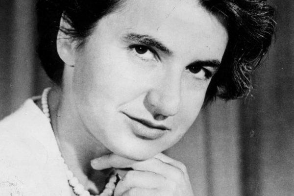 Quién fue Rosalind Franklin, la científica detrás del descubrimiento de la estructura del ADN