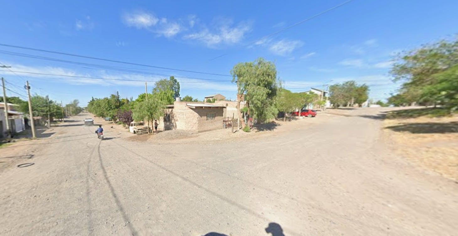 La balacera ocurrió en la intersección de Perito Moreno y Cardenales, en pleno barrio residencial de General Roca, generando conmoción entre los vecinos