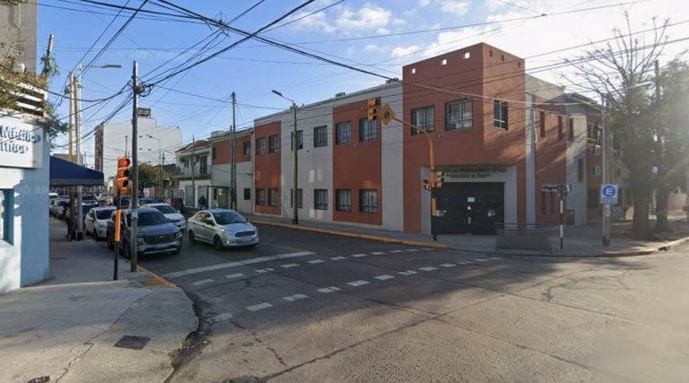 Robaron una camioneta y embistieron y mataron a un policía que los perseguía en Avellaneda