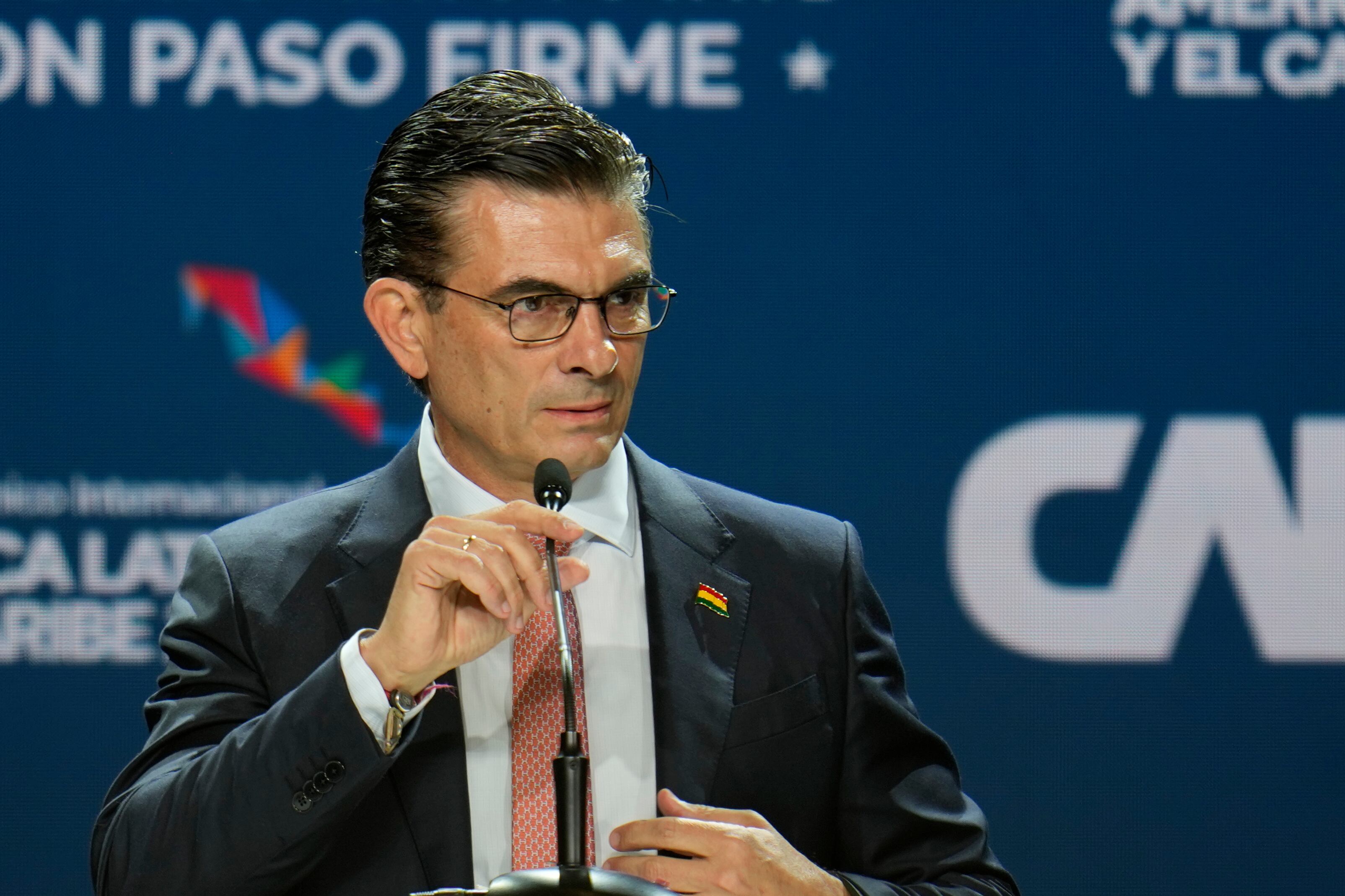 El presidente boliviano, Rodrigo Paz, habla durante un foro económico organizado por el Banco de Desarrollo de América Latina y el Caribe (Foto AP/Matias Delacroix/Archivo)
