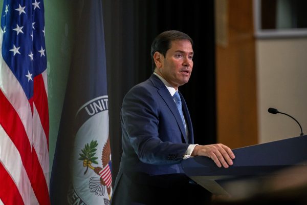 Rubio afirmó que Irán se niega a hablar de su programa balístico y es “un gran problema” para las negociaciones bilaterales