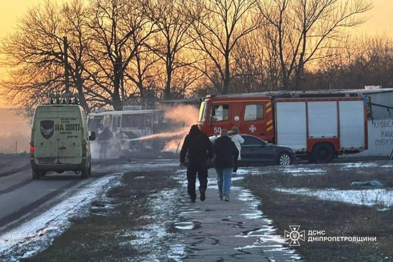 Rusia mató a 12 trabajadores mineros en un ataque con dron contra un autobús en el este de Ucrania