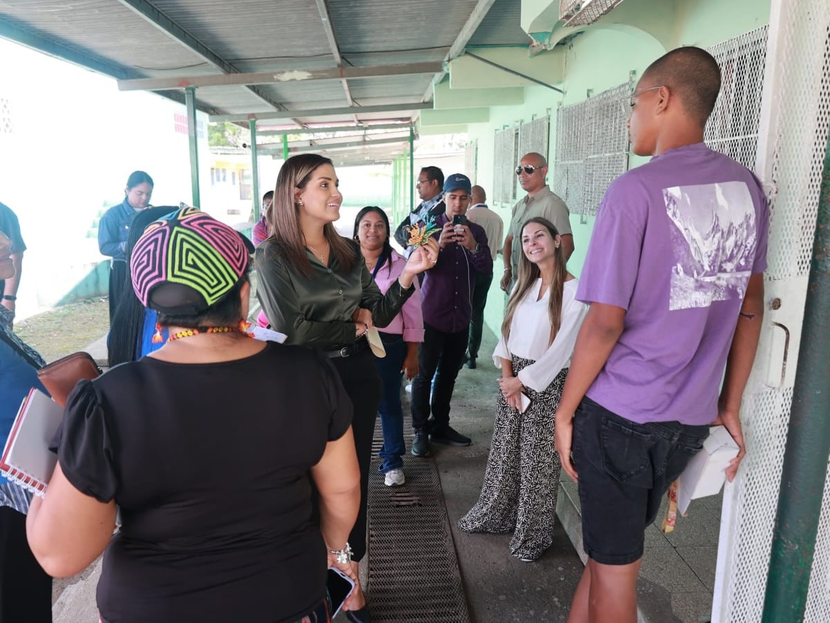 La visita inicial de la Comisión de la Mujer, presidida por la diputada Alejandra Brenes, marcó el inicio de la secuencia institucional del caso albergues. Tomada de Instagram