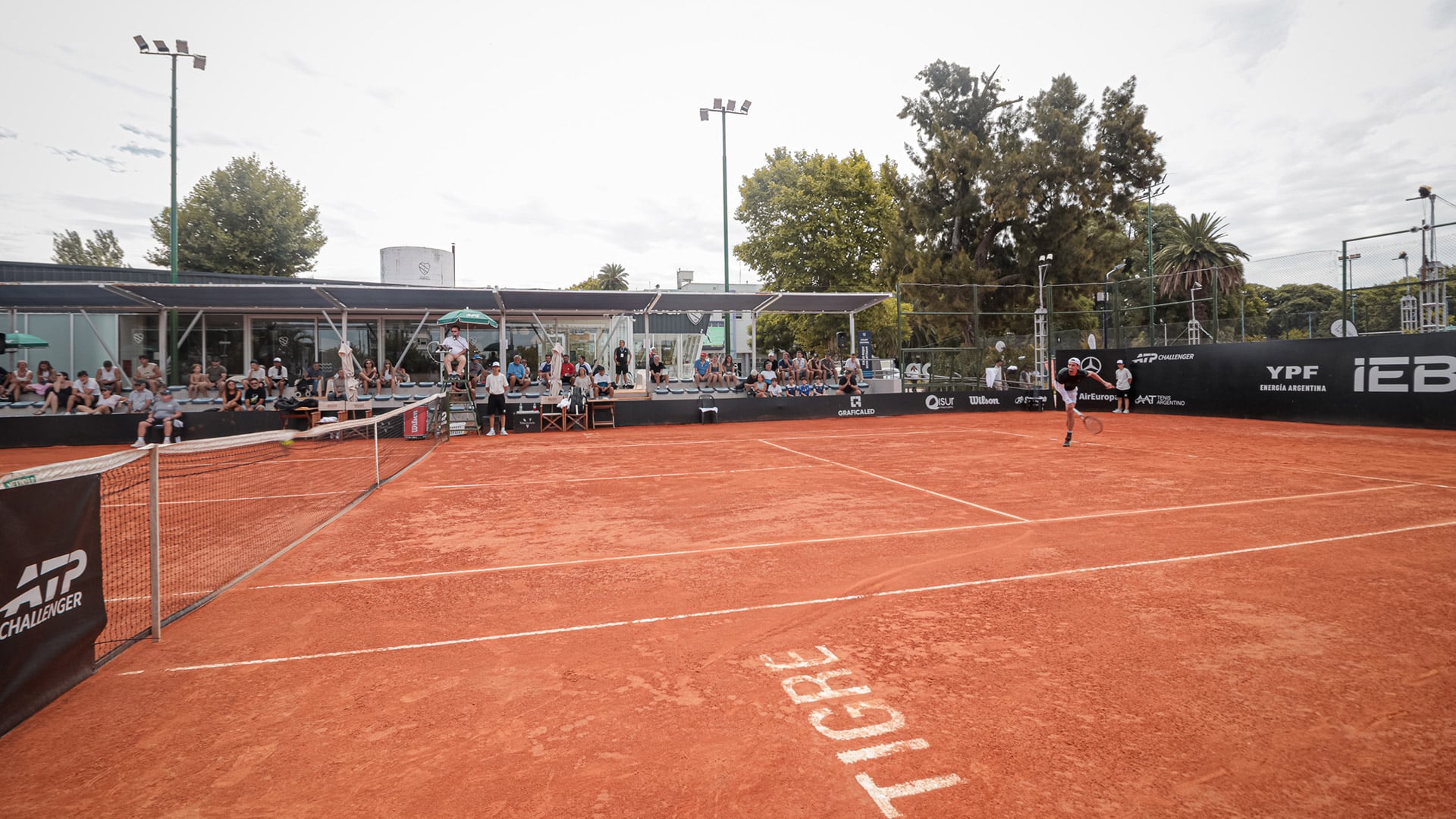 Por segunda semana consecutiva, el tenis internacional se juega en el Club Náutico Hacoaj de Tigre con el AAT Challenger (Crédito: Prensa AAT)