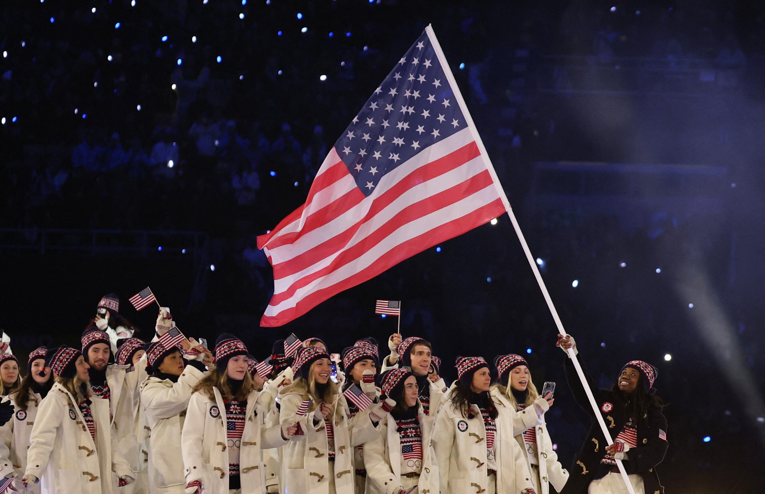Erin Jackson flameó la bandera de los Estados Unidos (Crédito: Reuters/Yara Nardi)