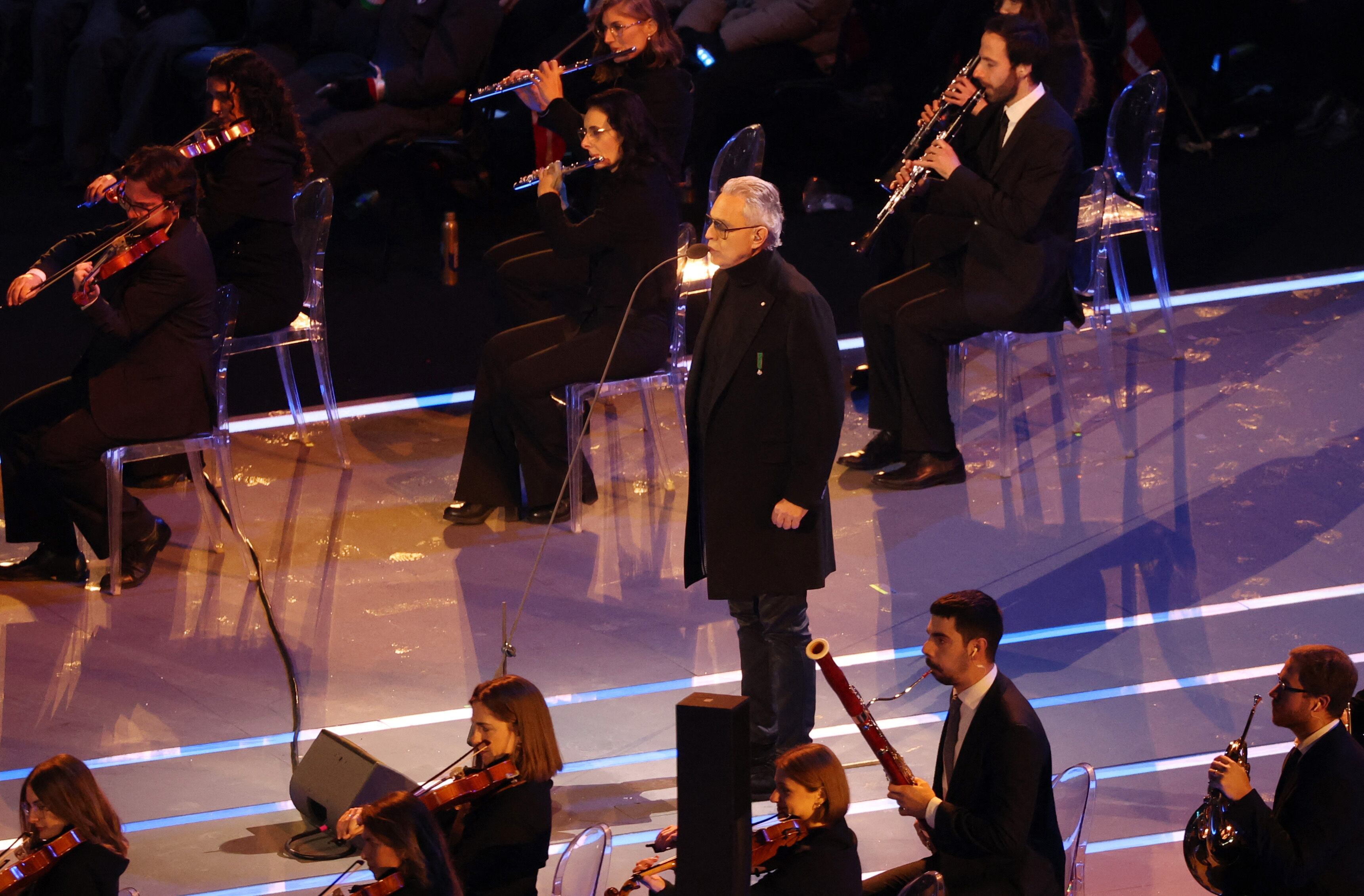 El tenor Andrea Bocelli deslumbró a los presentes antes de la aparición de la antorcha olímpica (Crédito: Reuters/Mike Segar)
