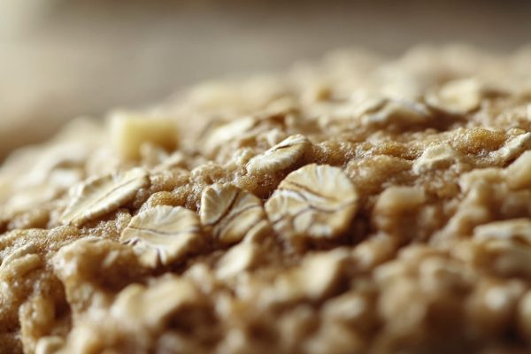 Seis recomendaciones clave de nutricionistas para sumar proteína a la avena