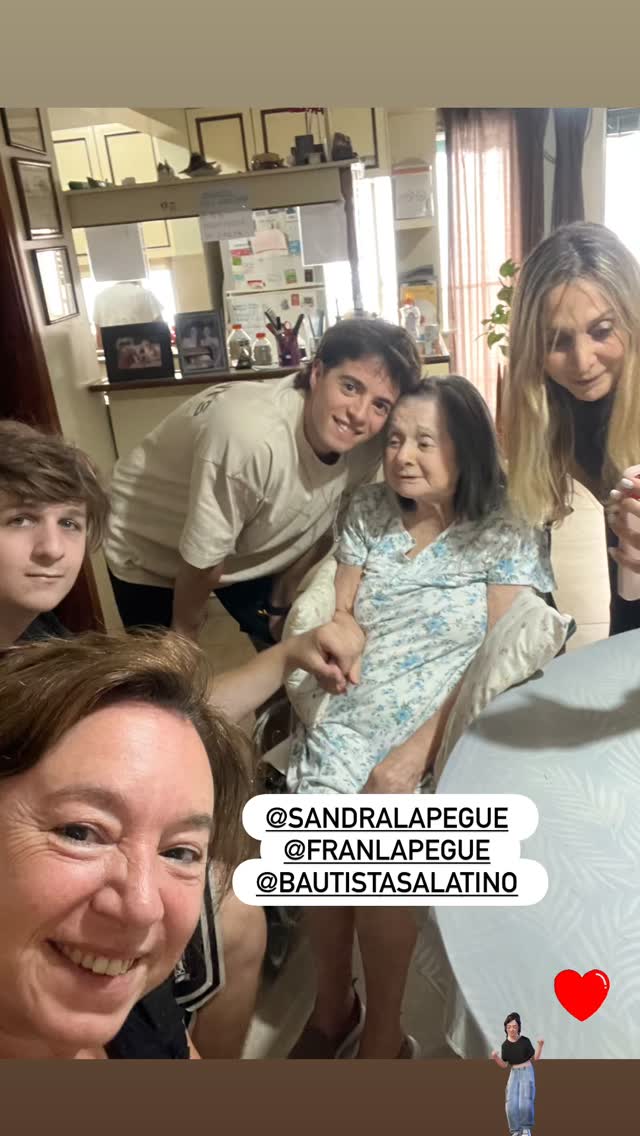 La familia Lapegüe compartió imágenes del festejo, resaltando la importancia de permanecer unidos pese a la violencia reciente